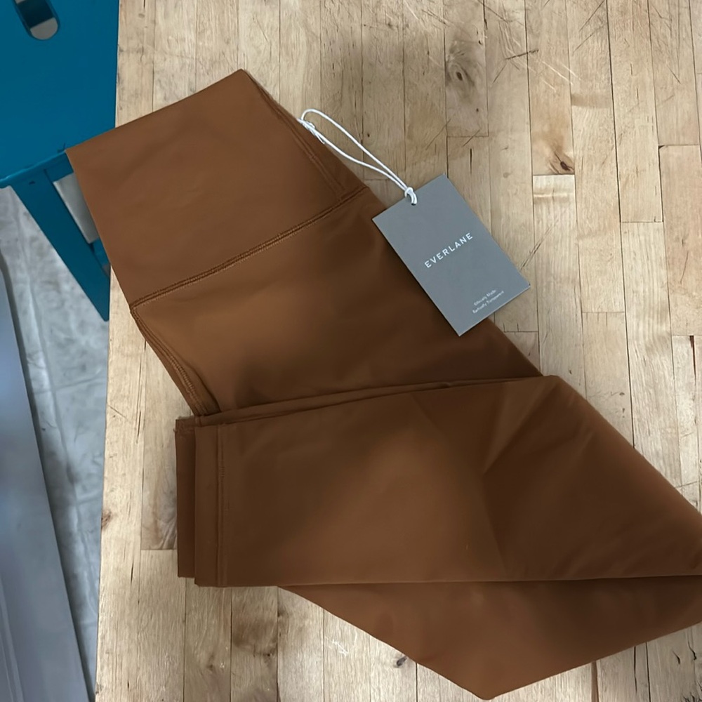 Everlane small cooper colored legging